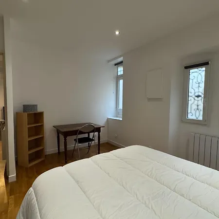 Apartment Spacious T2 Near The Chateau De Caen