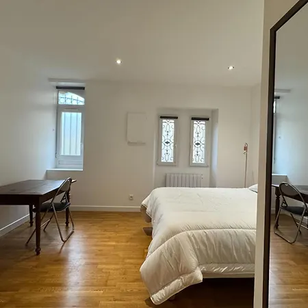 Apartment Spacious T2 Near The Chateau De