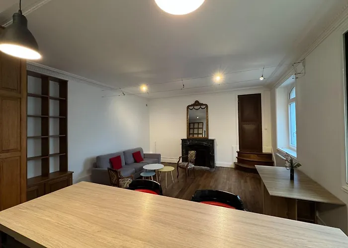 Charming In The Center Of Apartment *